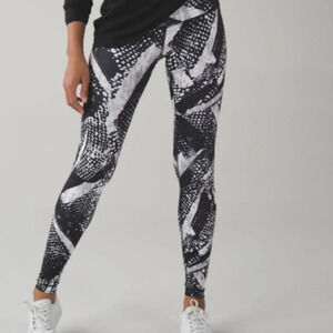 Lululemon Wunder under size 6